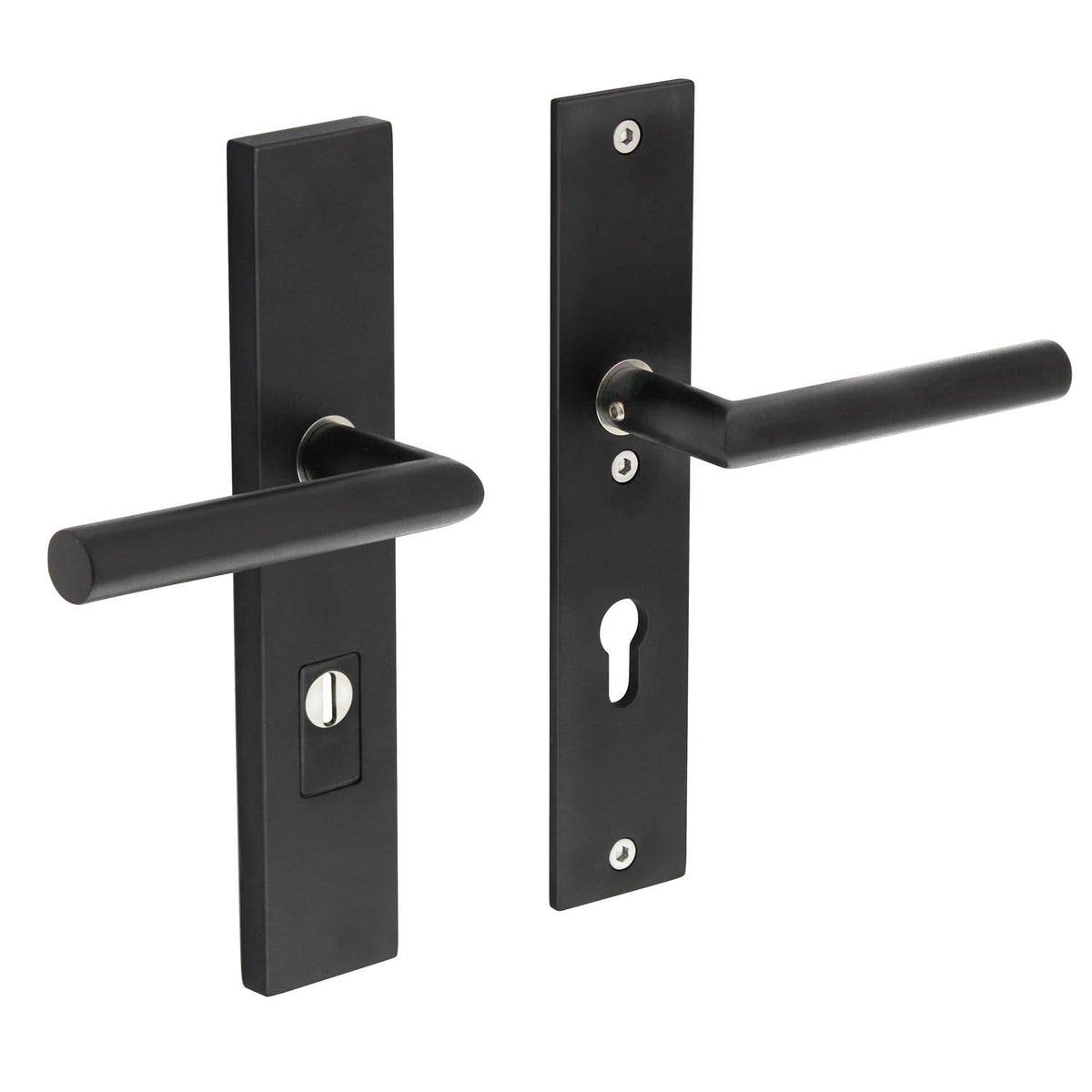 AXA Edge Plus, Intersteel en Dieckmann Alpha mat zwart achterdeurbeslag op schild — SKG-veiligheidsbeslag met kruk/kruk-configuratie en kerntrekbeveiliging in PC55/72/92, mat-zwart voor moderne villa en strakke renovatie.
