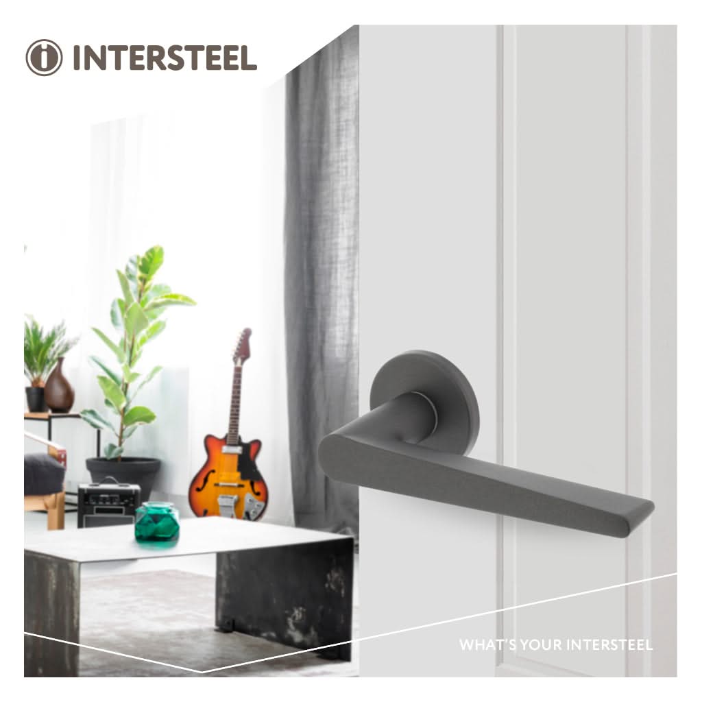 Intersteel deurkruk Tiga op rozet Grijs – detailfoto