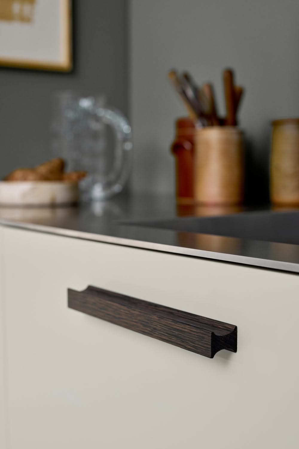 Furnipart Track Handle hout donkerbruin eiken - detailfoto
