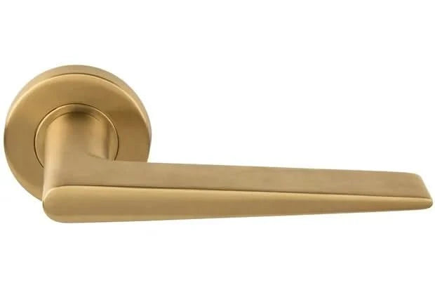 Formani deurkruk BASICS LB21 op ronde rozet in mat goud – vooraanzicht