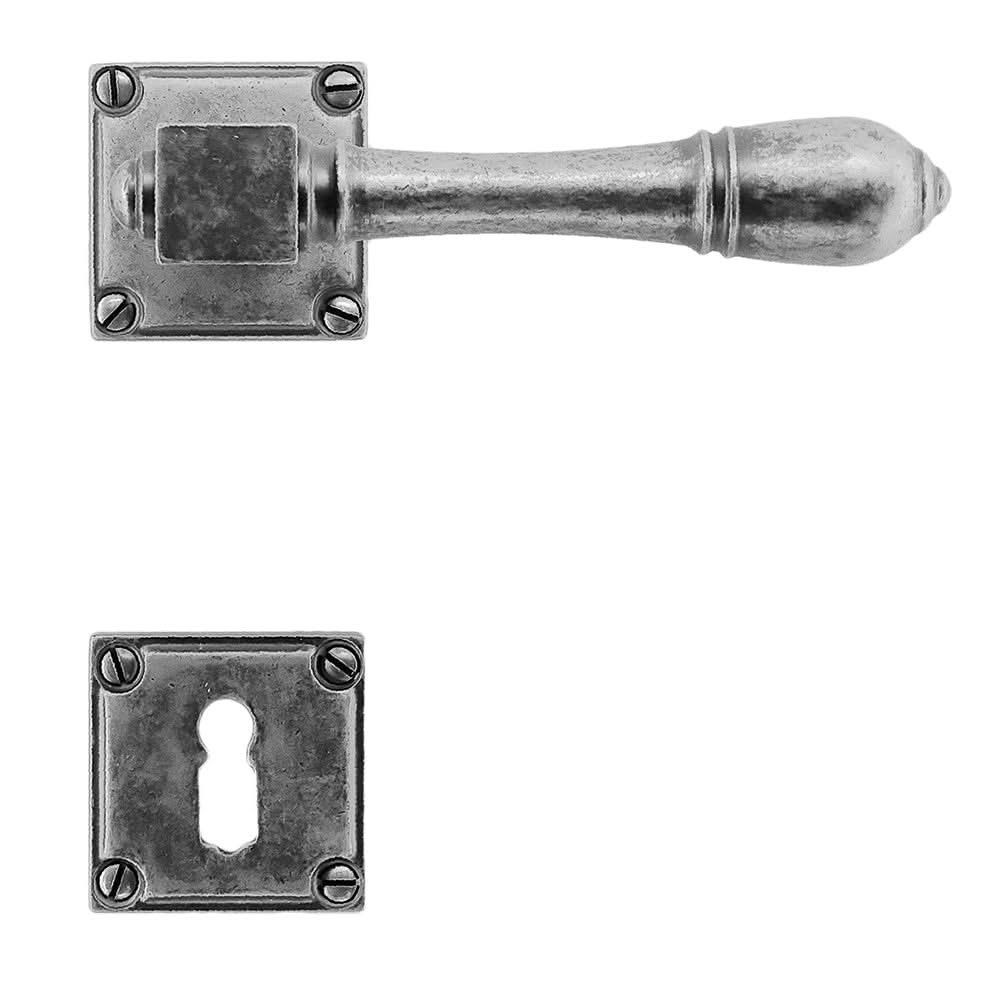HDD Pro deurkruk Carré old silver gemonteerd op deur