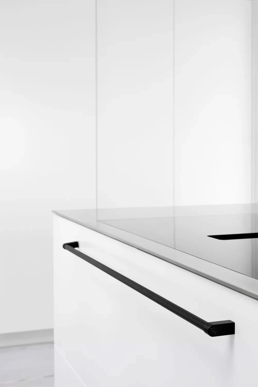 Furnipart Regular 2 meubelgreep RVS mat zwart (9005) – sfeerbeeld
