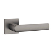 Aprile deurkruk Hosta op vierkant rozet gunmetal, vooraanzicht