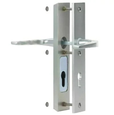 Dieckmann Alpha achterdeurbeslag D7013 geborsteld RVS - gemonteerd op deur