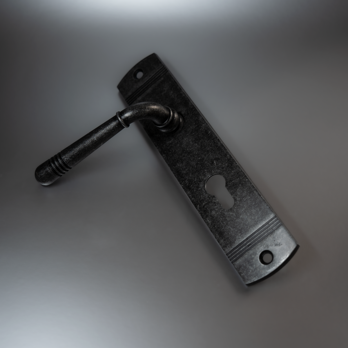 Intersteel | Veiligheidsbeslag Helena | Achterdeurbeslag | PC72mm | Oud Grijs