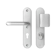 AXA Oval Plus veiligheidsbeslag D-duwer en kruk PC72 aluminium F1 vooraanzicht
