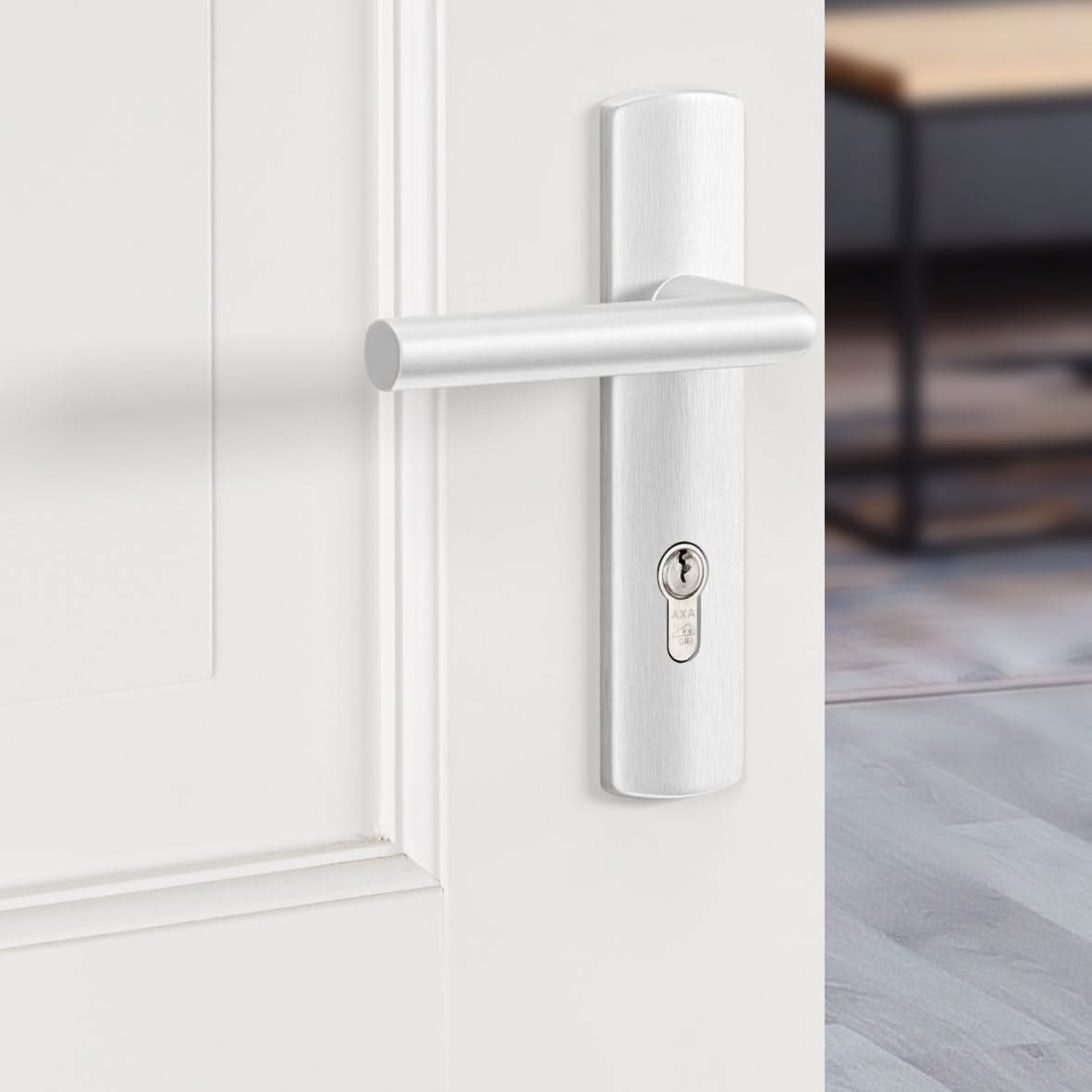 AXA Binnendeurbeslag Curve Klik Milan PC72 aluminium schild detail