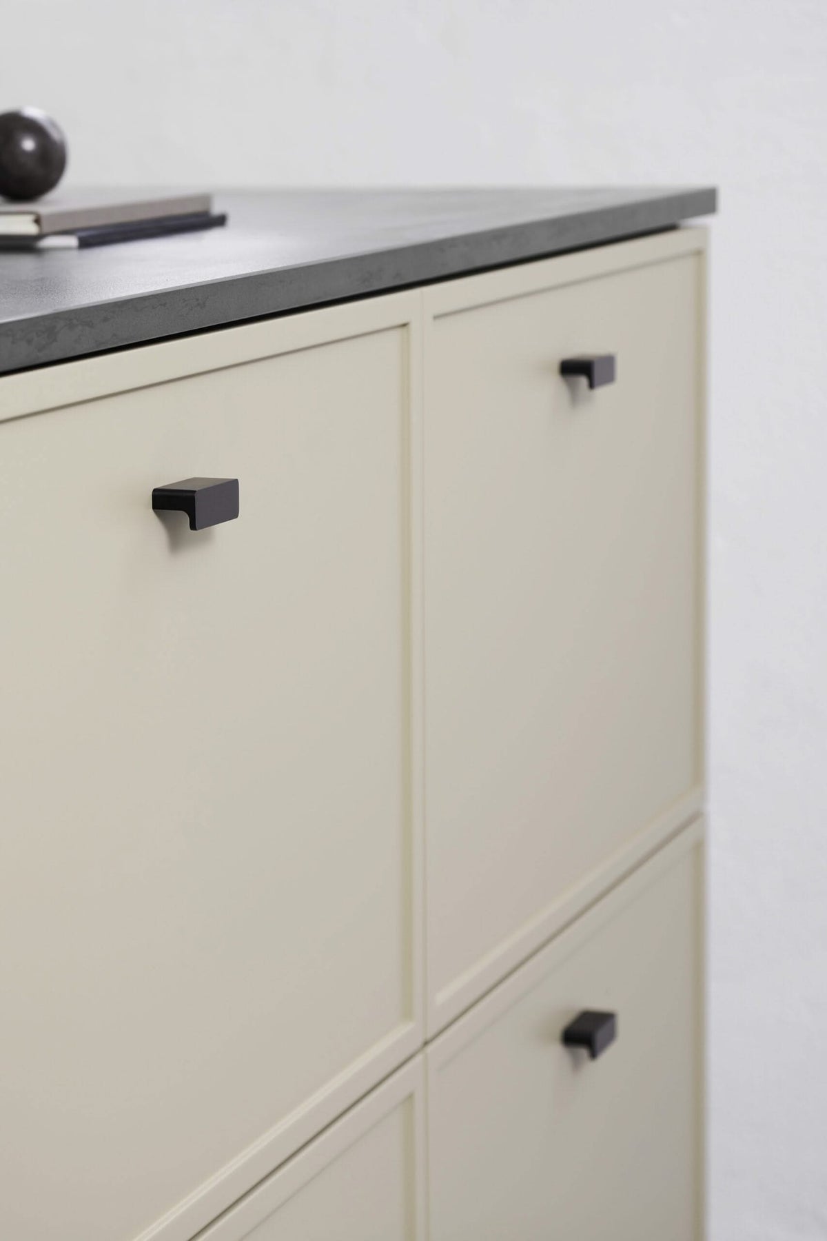 Furnipart Meubelknop Elan knop matzwart geborsteld detail