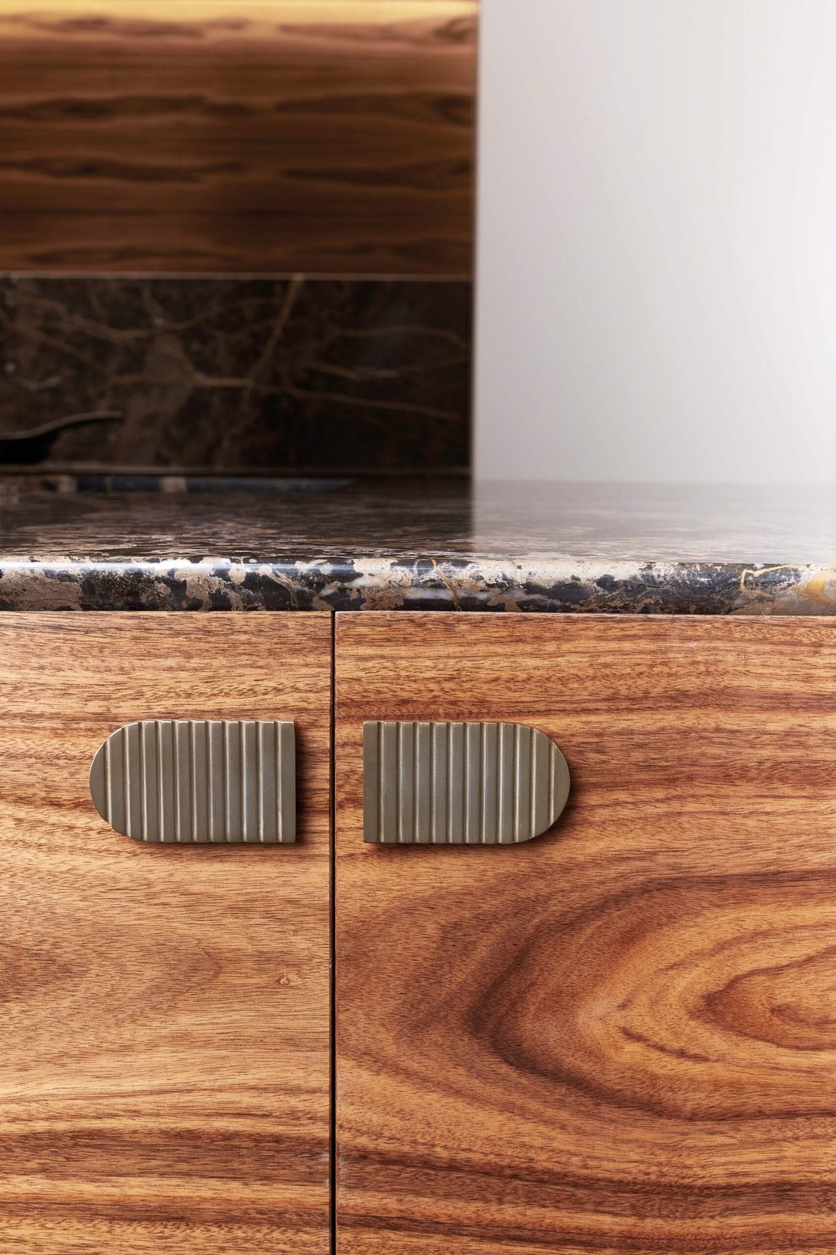 Furnipart Meubelknop Gewoonte geborsteld messing detail