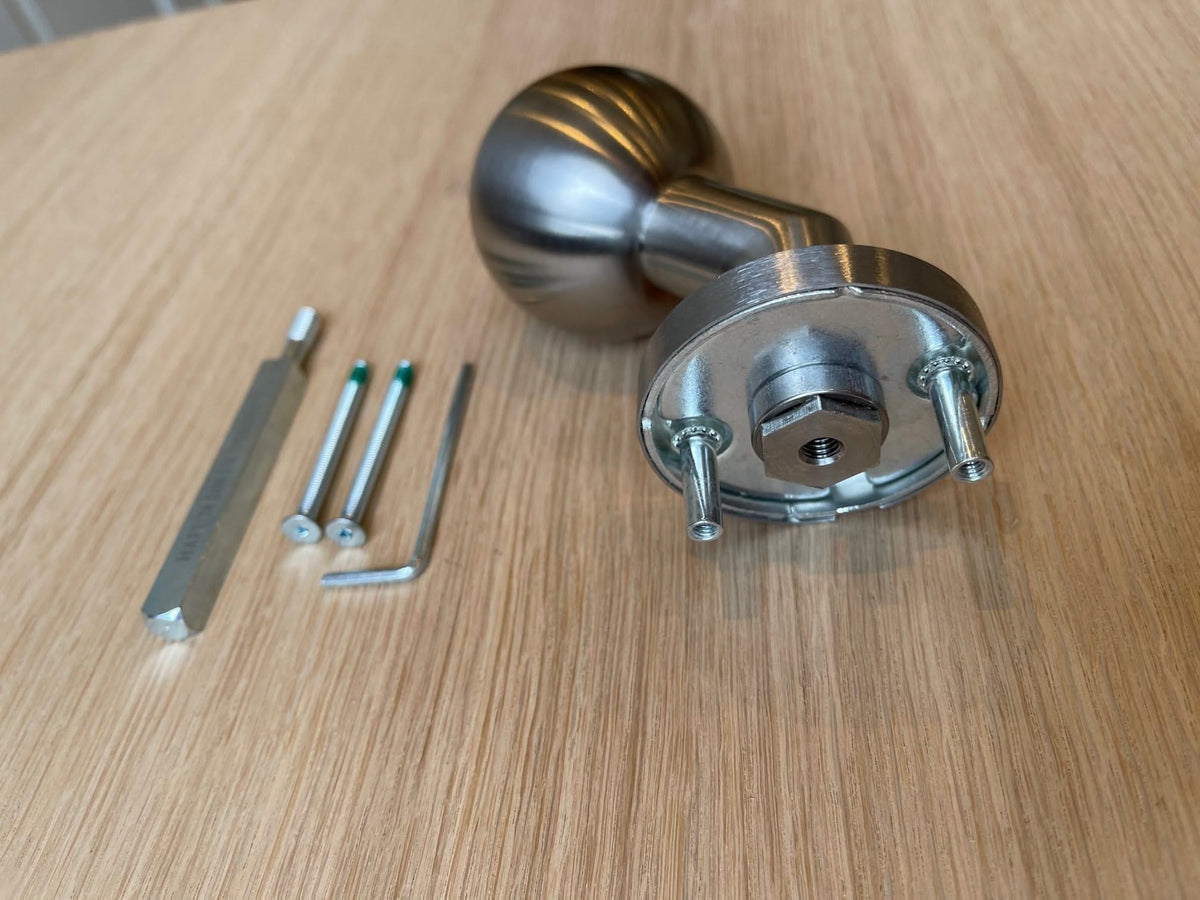 Hafi Private Line deurknop model 286 bolle verkropte knop RVS geborsteld – detailfoto