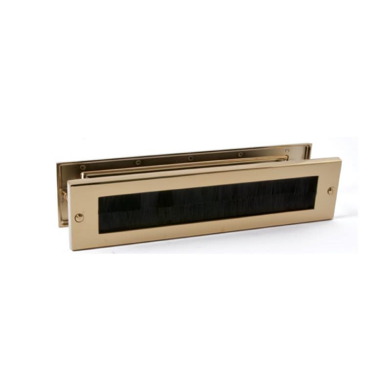 Hardbrass tochtwering Alena messing ongelakt – detail