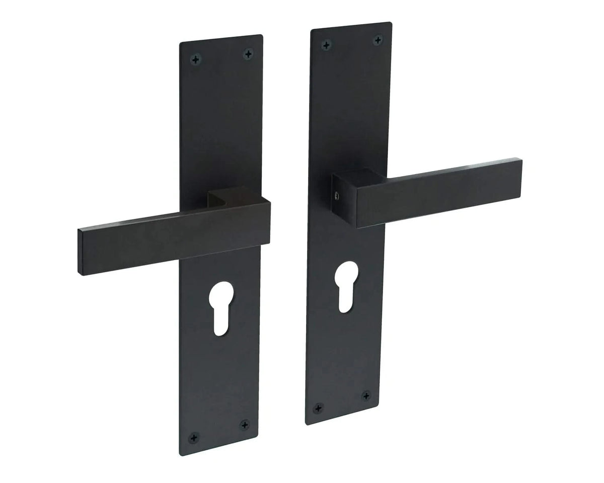 Intersteel deurkruk Amsterdam op schild zwart – detail schild