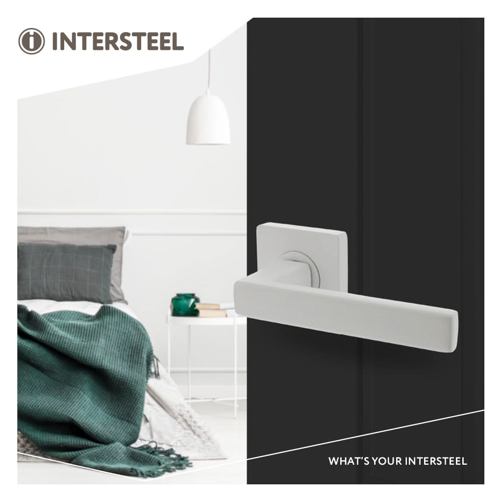 Intersteel deurkruk Hera vierkante rozet wit gemonteerd