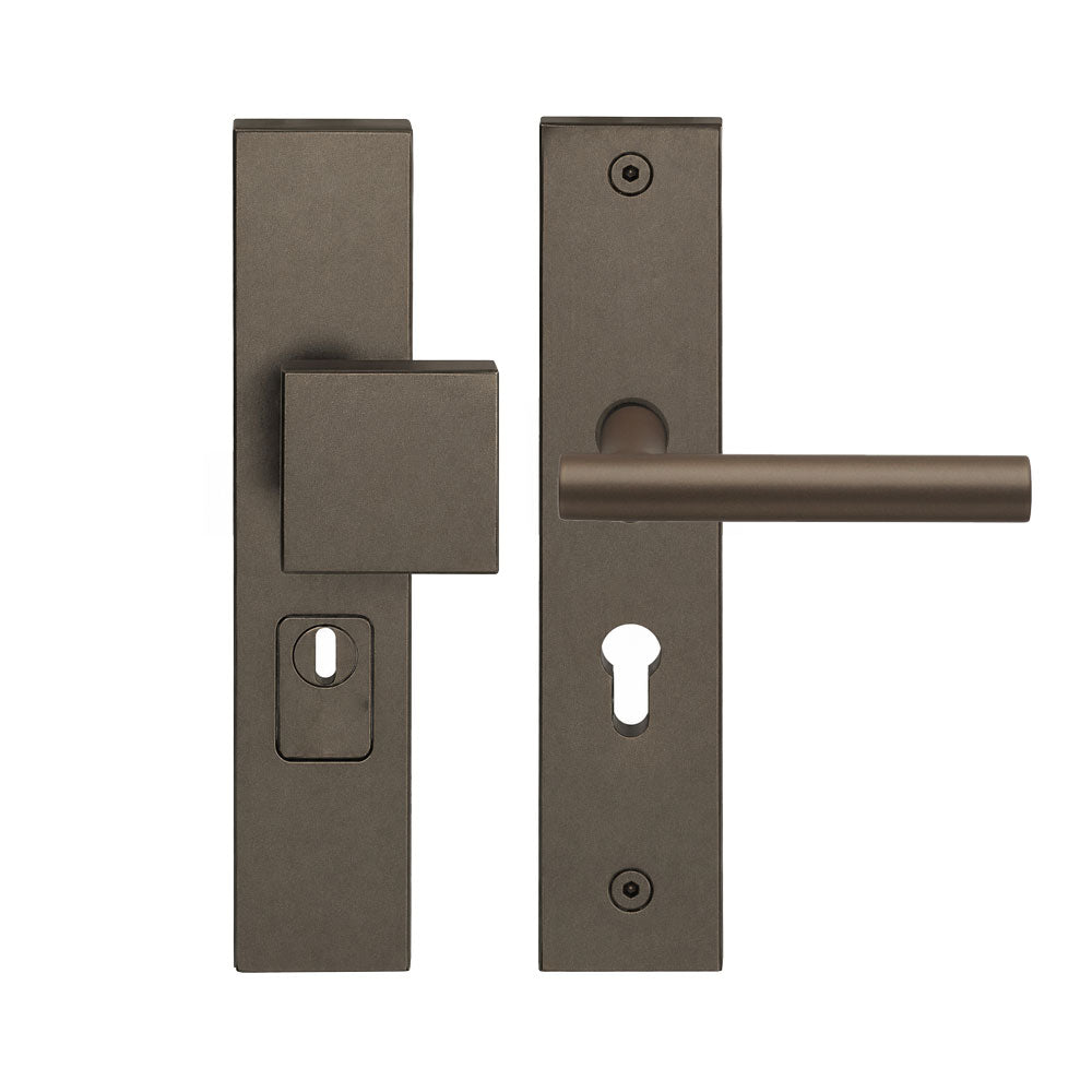 FORMANI LB7-19 voordeurbeslag brons detail van kruk
