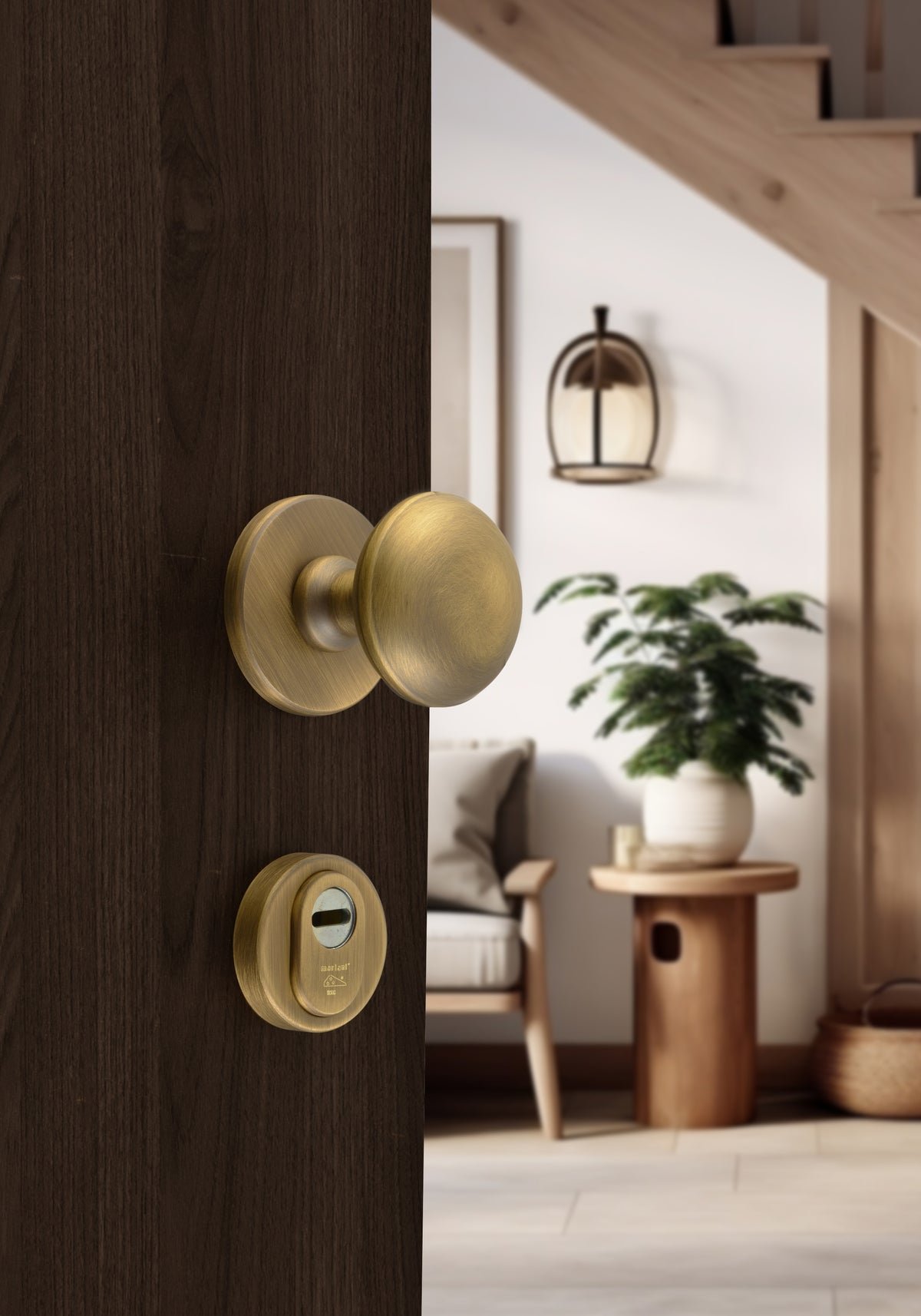 Hardbrass voordeurset Rond briefplaat SKG3 Mat Brons detail