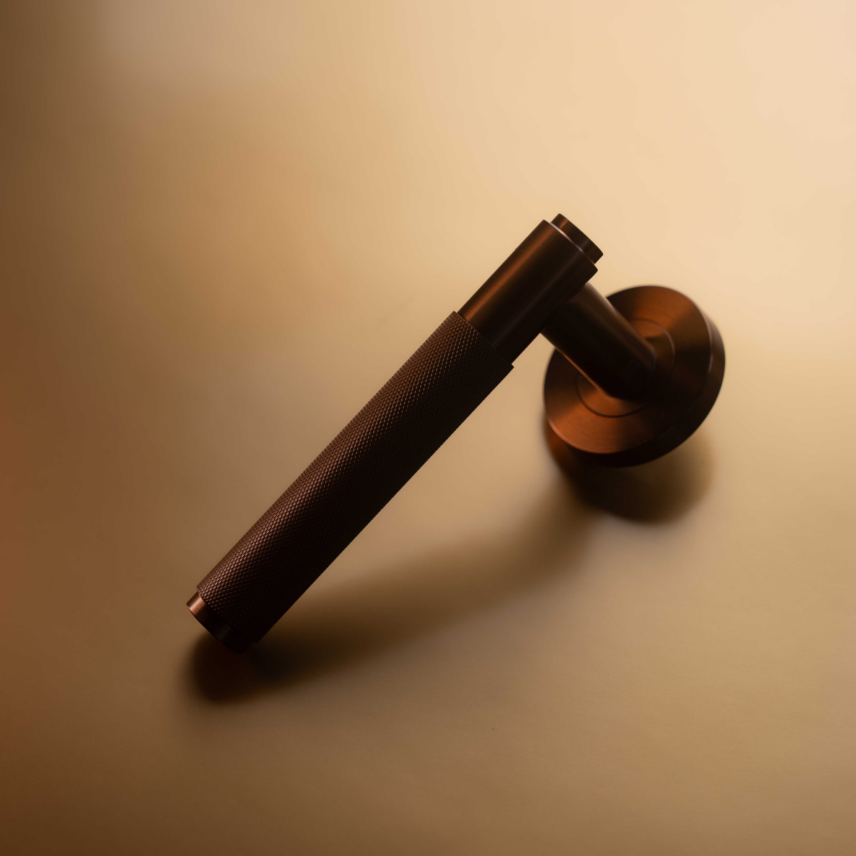 STERK koper PVD deurkruk OVAL 1741 Pro op rozet – productafbeelding