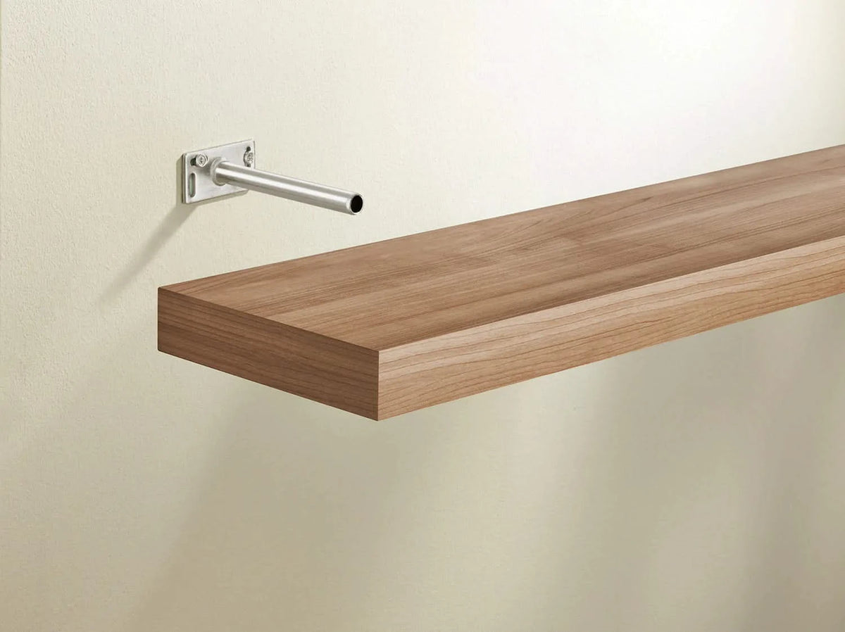 Plank met onzichtbare blinde plankdrager – gemonteerd
