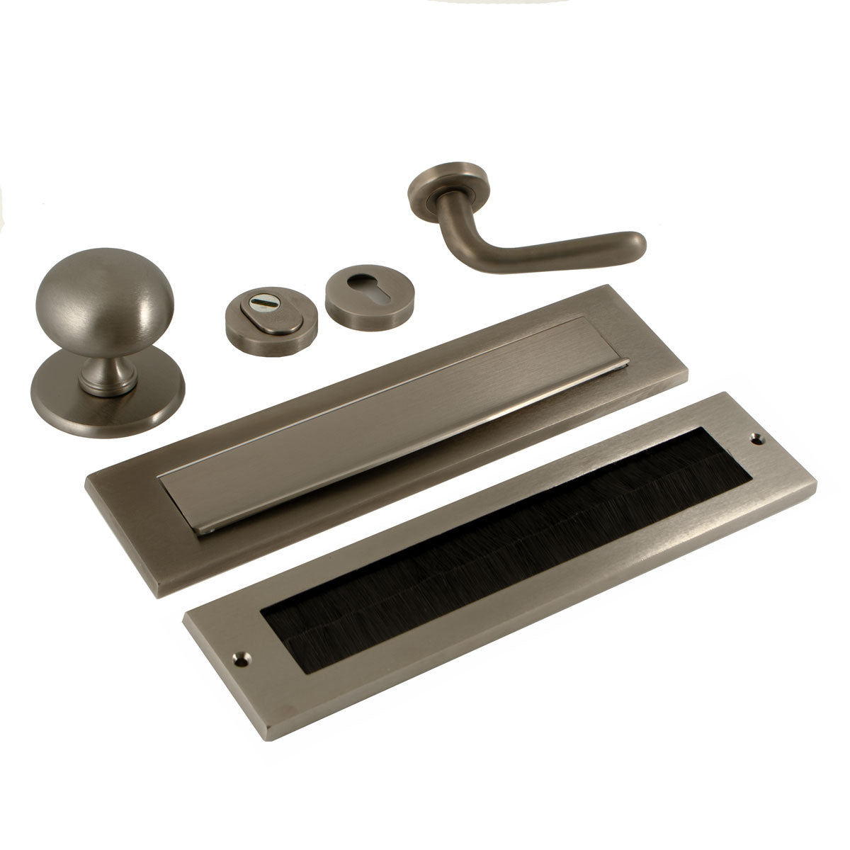 Hardbrass voordeurset Rond briefplaat SKG3 PVD Gun Metal detail