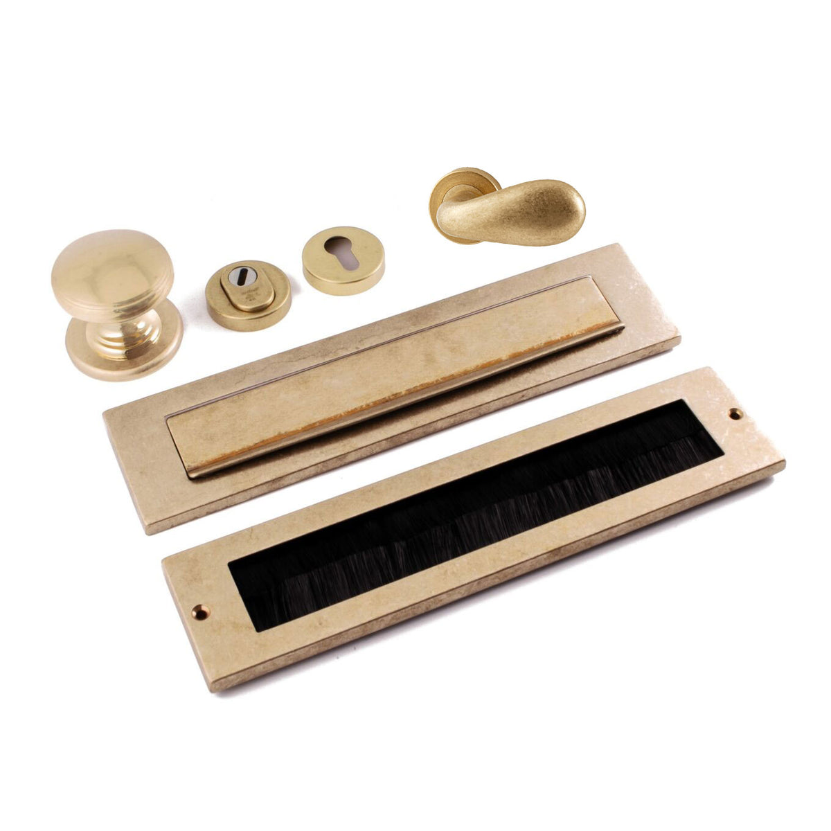 Hardbrass voordeurset Pragma/Olympia Messing Getrommeld detail