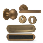Hardbrass voordeurset Iris/Sara mat brons vooraanzicht