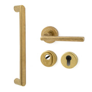 Hardbrass voordeurset Sara Messing Getrommeld detail