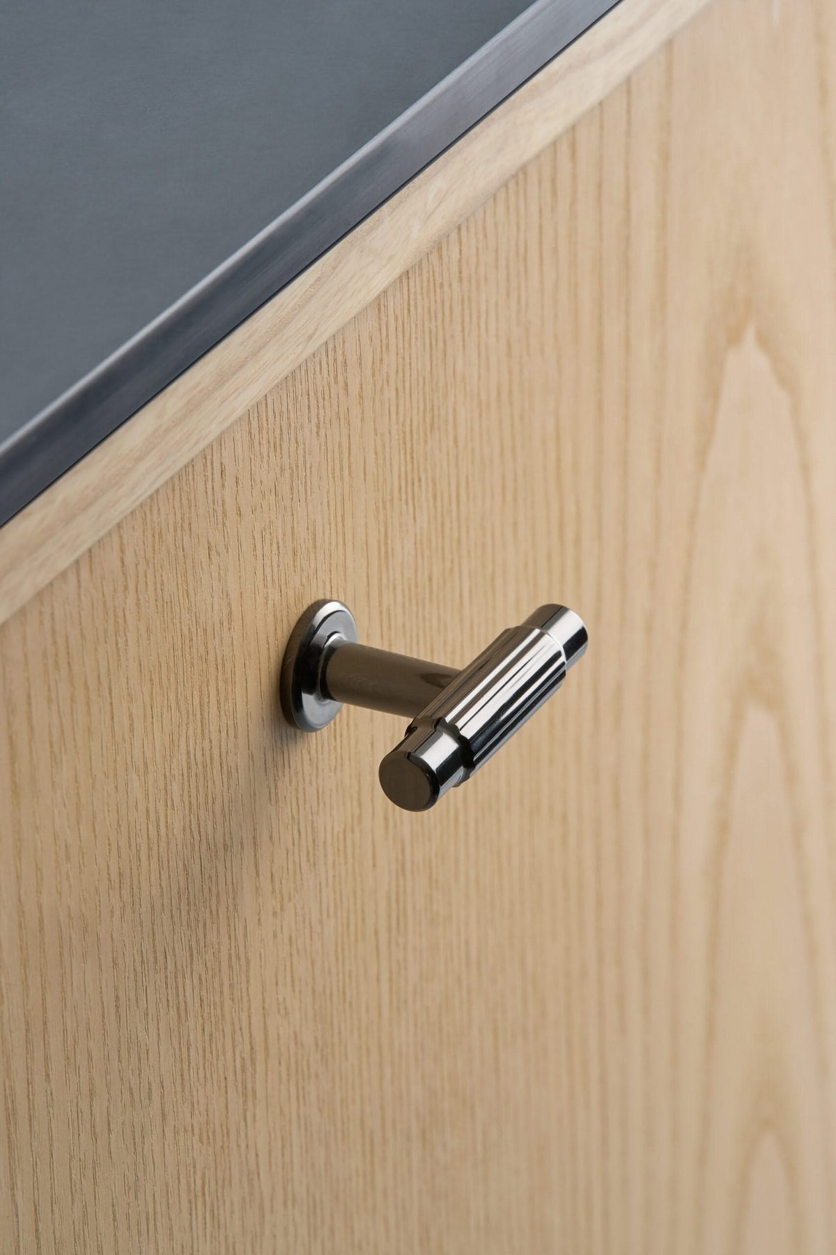 Furnipart Meubelknop Villa T zwart nikkel detail
