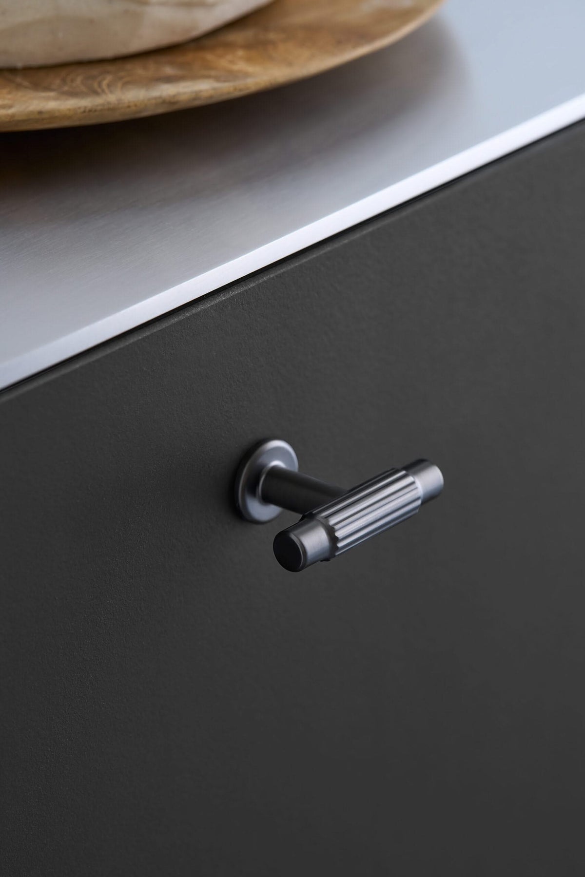 Furnipart Meubelknop Villa T gun-metal detail