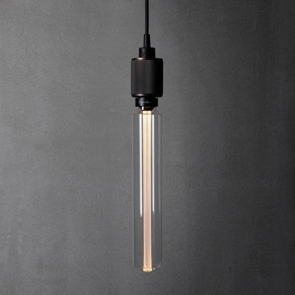 Buster + Punch Buster Bulb Tube E27 ledlamp Crystal – gemonteerd in hanglamp