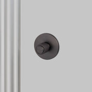 Buster + Punch Cast thumbturn-/WC-slot smoked bronze vooraanzicht