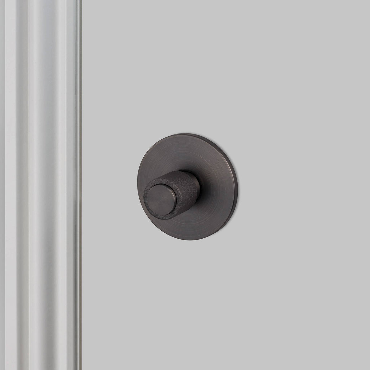 Buster + Punch Cast thumbturn-/WC-slot smoked bronze vooraanzicht