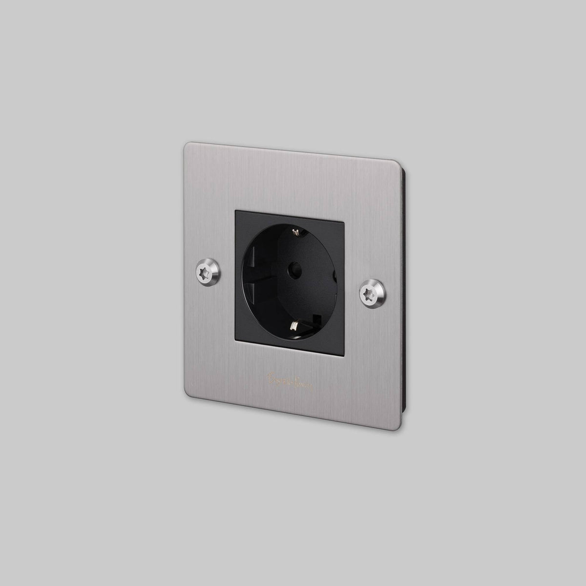 Buster + Punch stopcontact 1-voudig Schuko (linear, met logo) Zilver vooraanzicht
