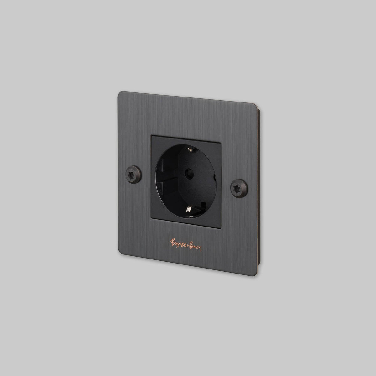 Buster + Punch stopcontact 1-voudig Schuko (linear, met logo) Brons vooraanzicht