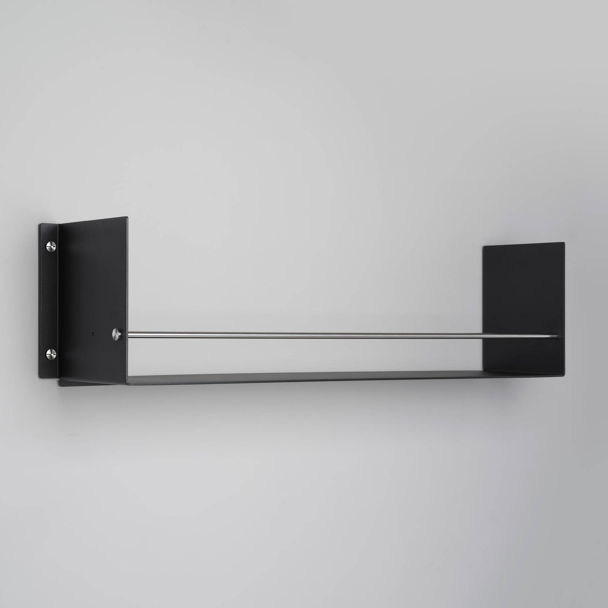 Buster + Punch Girder keukenplank Zwart met Steel vooraanzicht