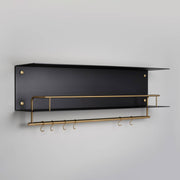 Buster + Punch Hanger keukenplank zwart met goud – vooraanzicht