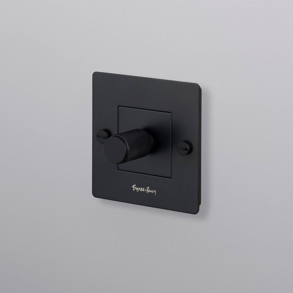 Buster + Punch dimmer Cross met logo zwart vooraanzicht