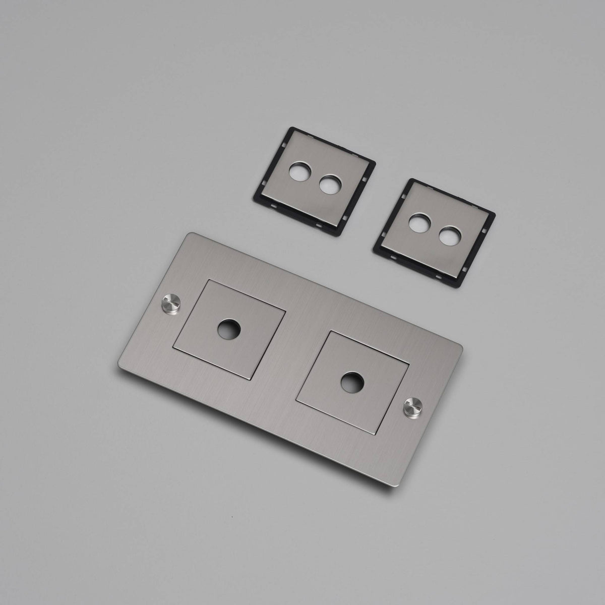 Buster + Punch afdekplaat 2-voudig horizontaal, afwerkingsvariant