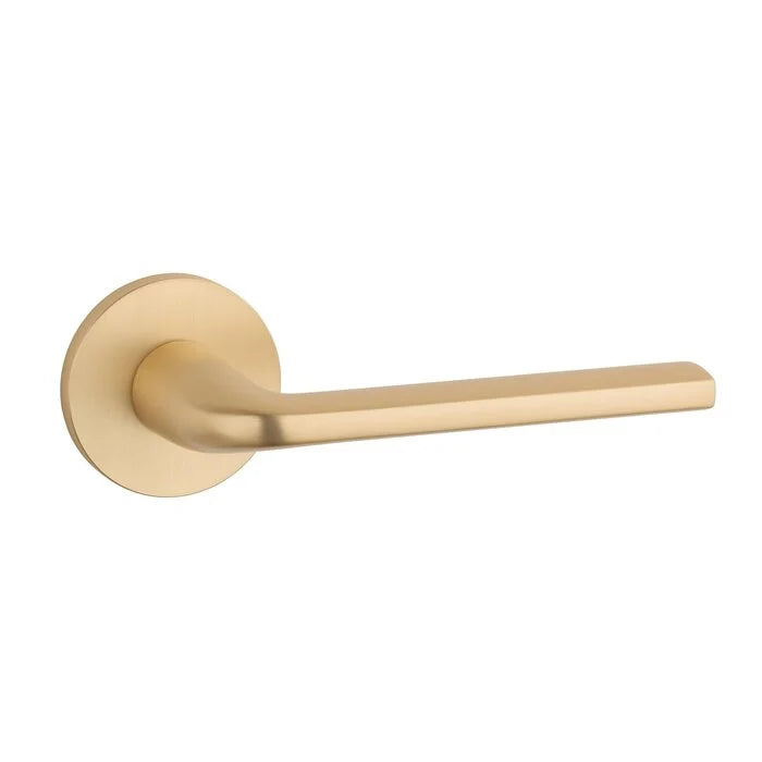 Aprile Oleandro deurklink mat goud op rond rozet Ø 53x7 mm detail