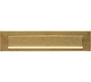 Intersteel brievenbus messing getrommeld met klep en regenrand 340x75mm – vooraanzicht
