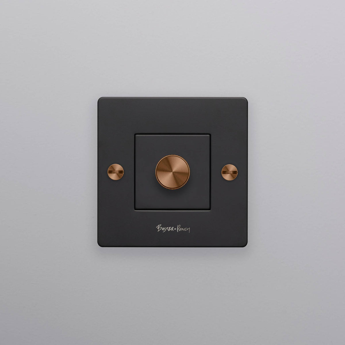 Buster + Punch dimmer Cross met logo Warm Sunset detail