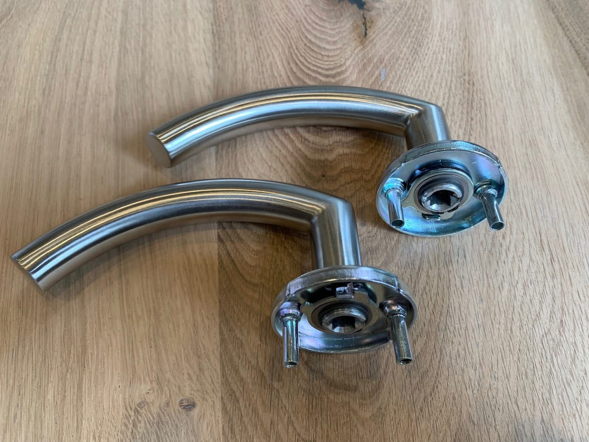 Hafi Private Line deurkruk model 207 rond RVS geborsteld – detailfoto