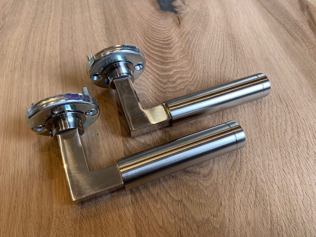 Hafi Private Line deurkruk model 218 Bauhaus rond RVS geborsteld - zijaanzicht