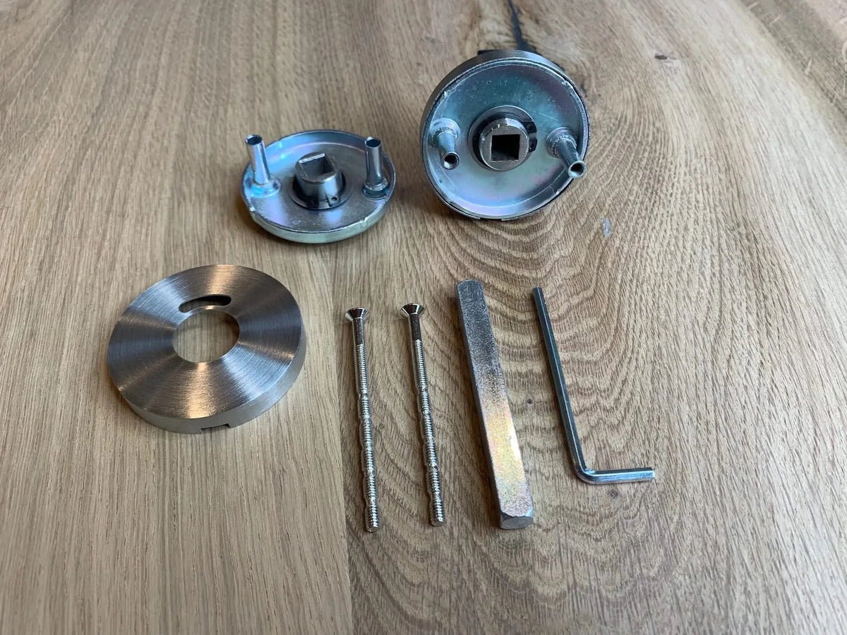 Hafi Private Line WC-sluiting rond rozet RVS geborsteld – detailfoto