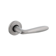 Intersteel deurkruk Phobos op rozet chroom mat – vooraanzicht
