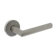 Intersteel deurkruk Jura ronde rozet rvs geborsteld – vooraanzicht