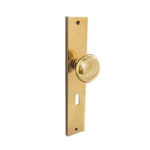 Intersteel knop op rechthoekig schild PVD messing – productfoto