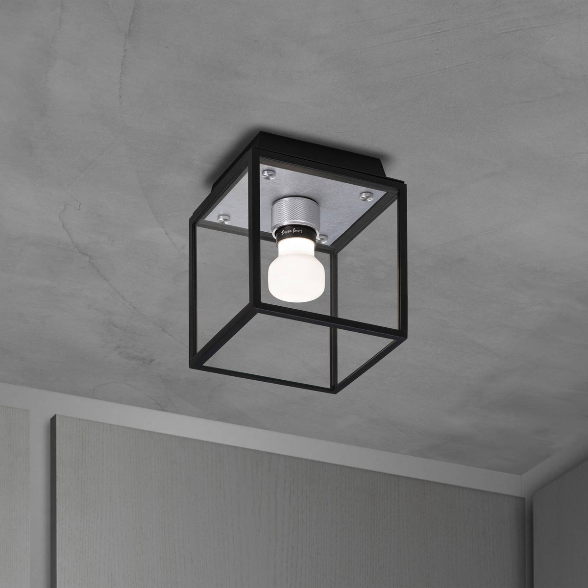 Buster + Punch Caged Wet plafondlamp Small Steel – vooraanzicht