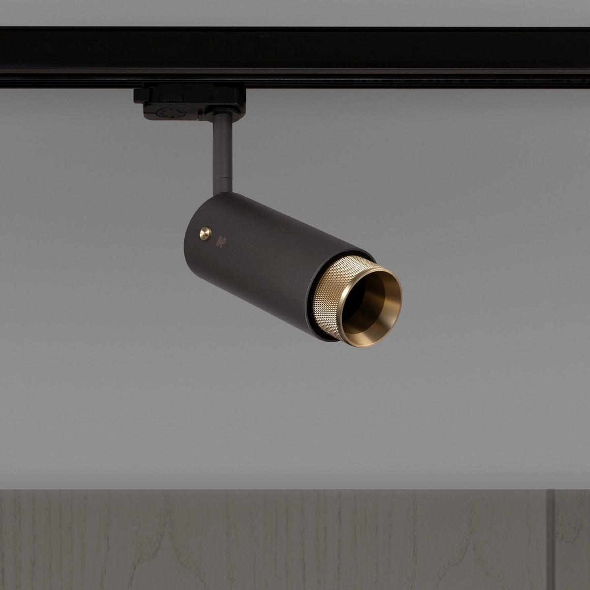 Buster + Punch Exhaust Graphite track spot cross goud zijaanzicht