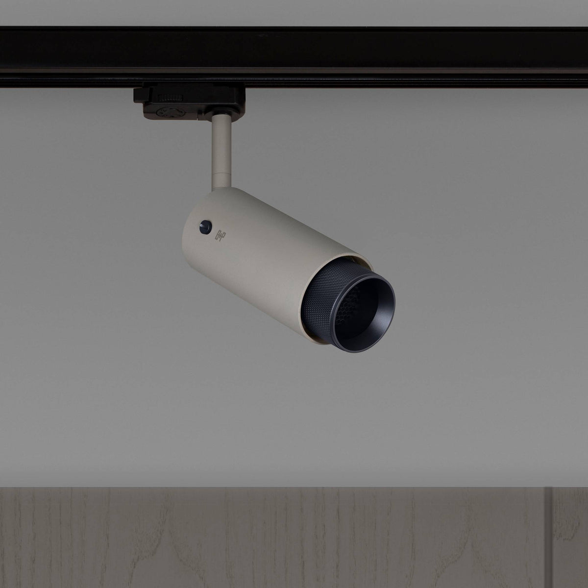 Buster + Punch Exhaust Stone track spot cross black zijaanzicht