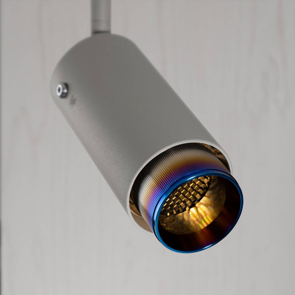Buster + Punch Exhaust Stone spot linear burnt steel zijaanzicht