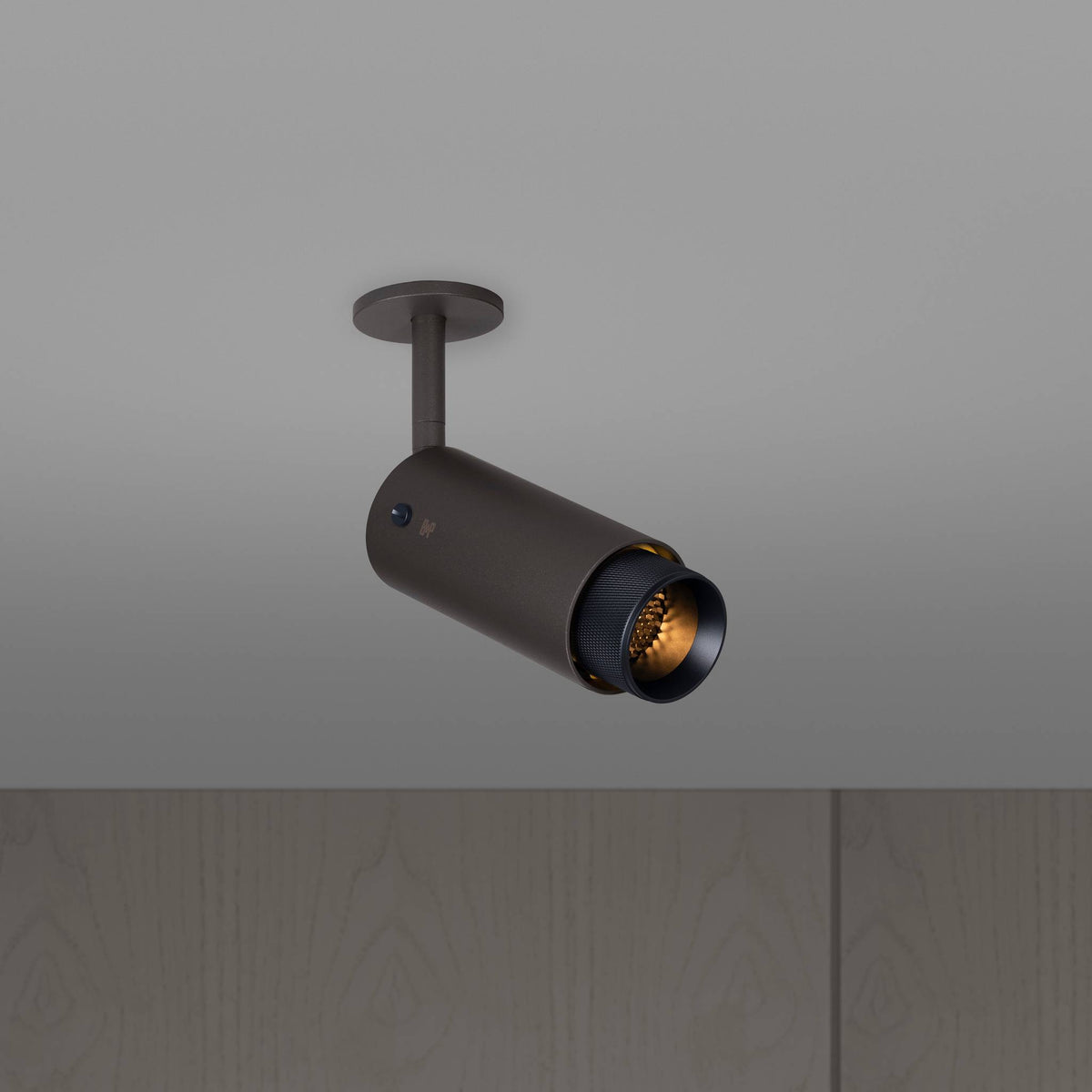 Buster + Punch Exhaust Graphite spot Cross Black - vooraanzicht